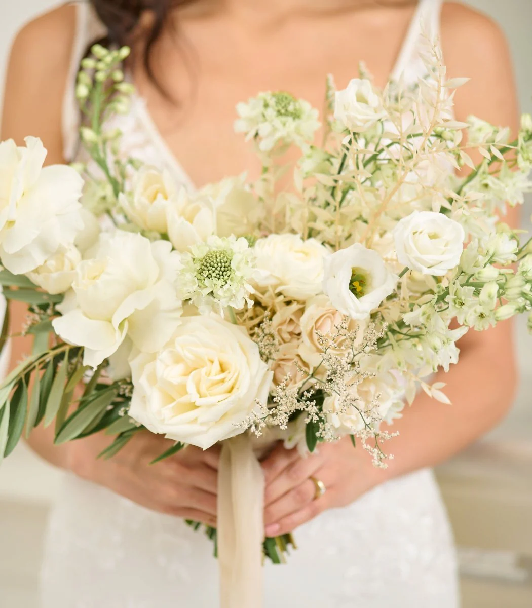 Bridal Bouquet Avant Garde White & Cream - Image 4