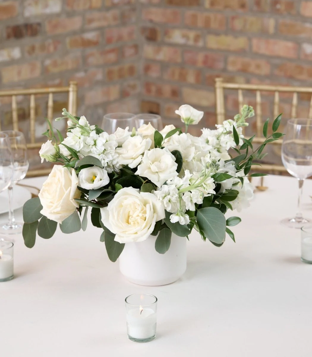 Centerpiece Avant Garde White & Cream