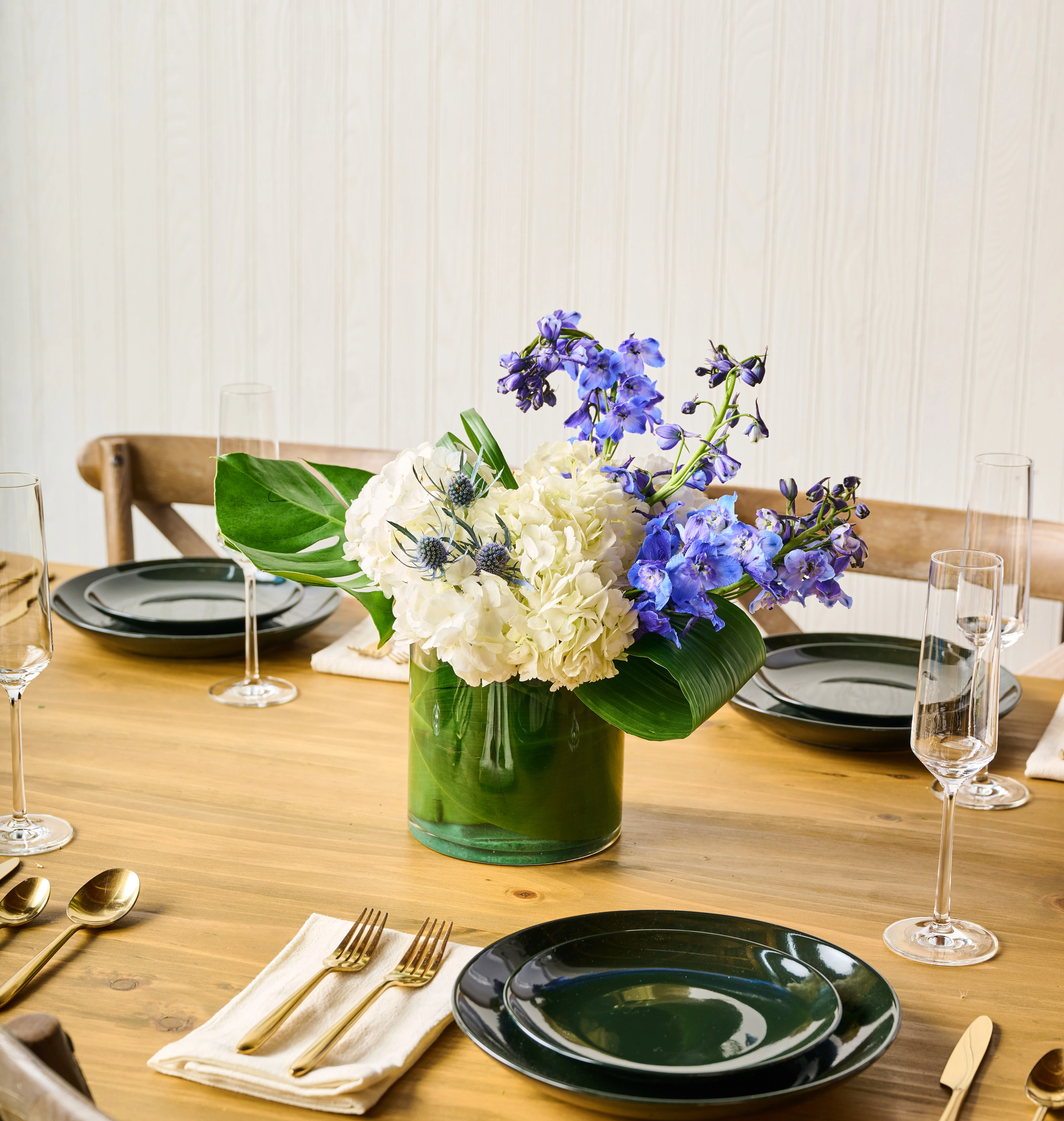 Modern White & Blue Small Centerpiece - Image 2