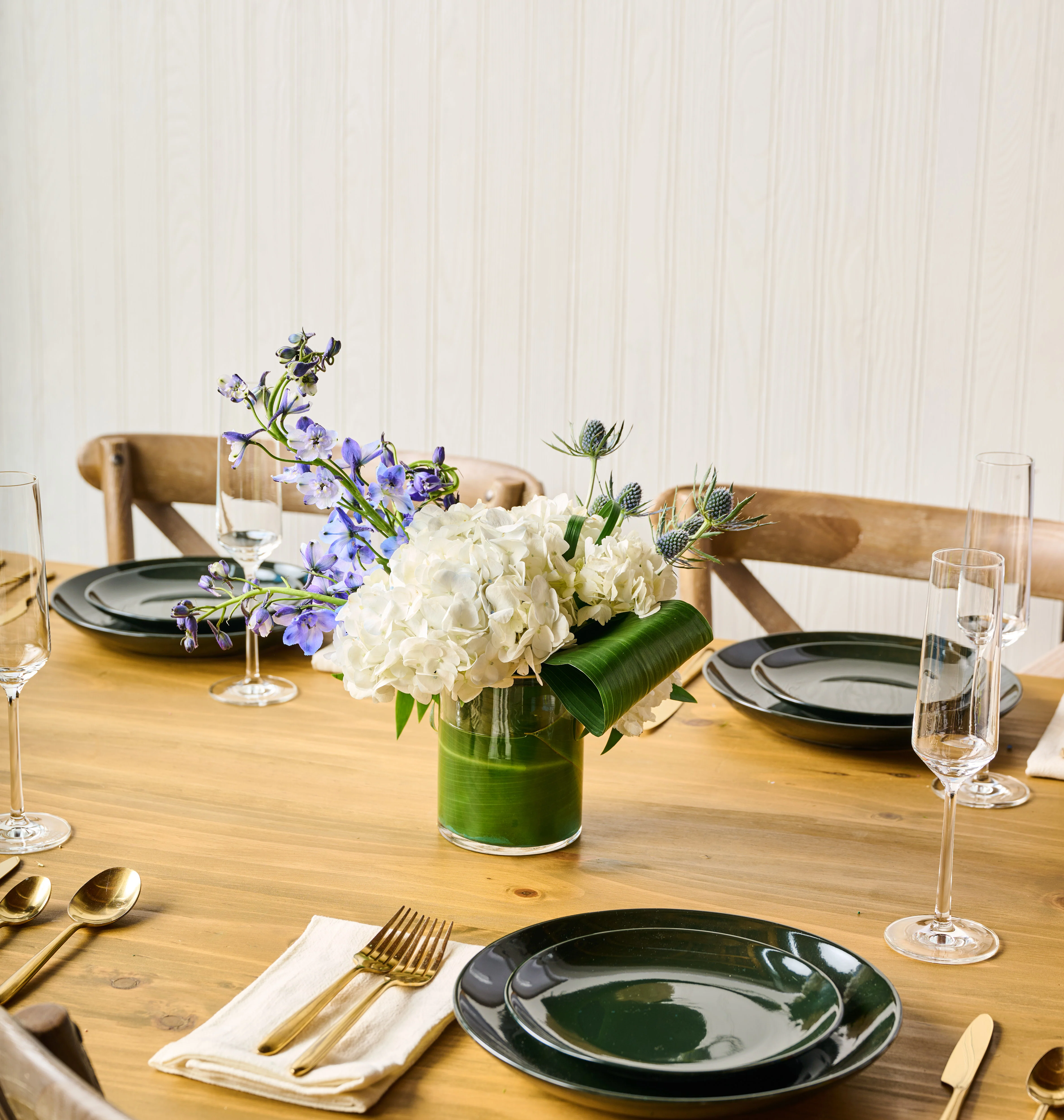 Modern White & Blue Small Centerpiece - Image 3