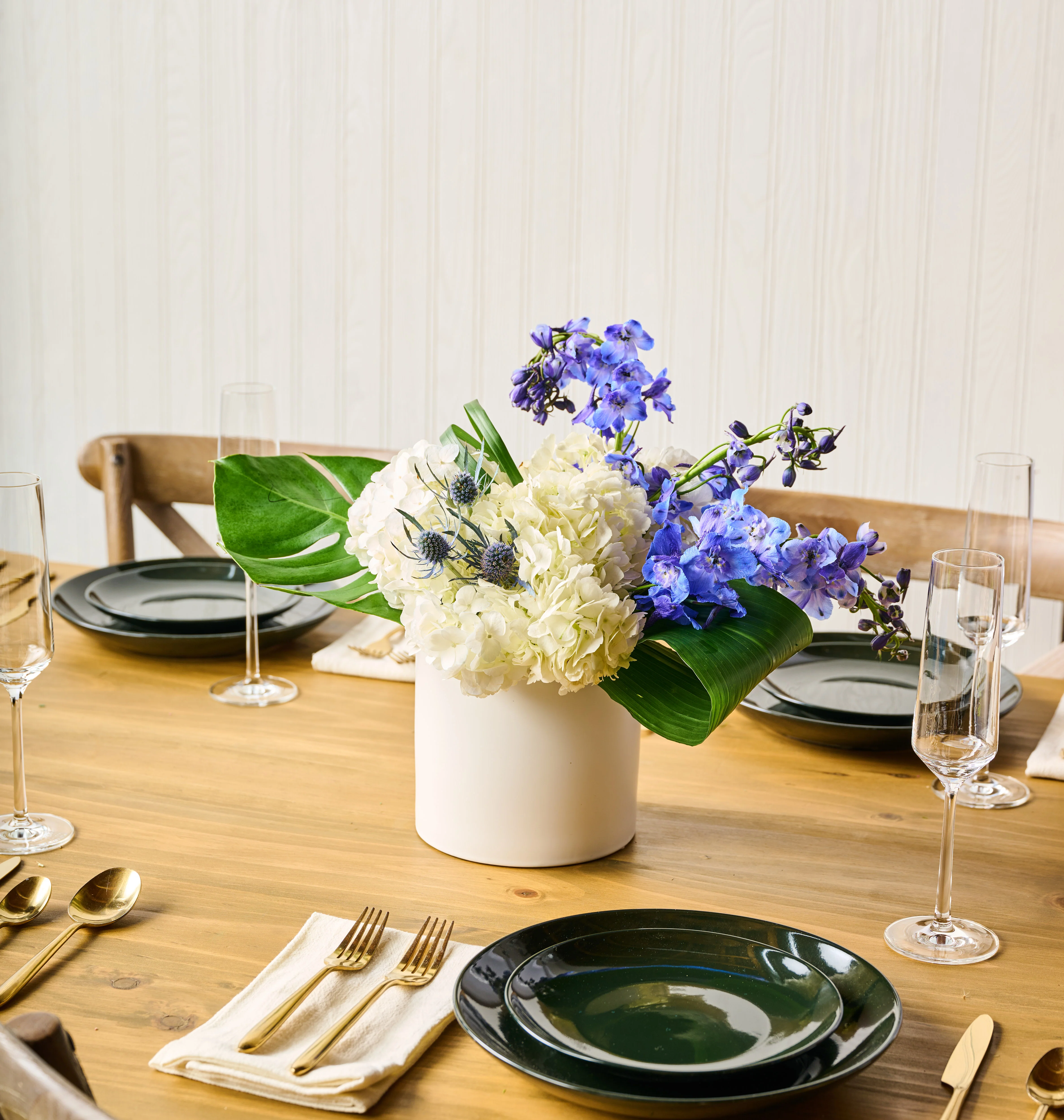Modern White & Blue Small Centerpiece - Image 4